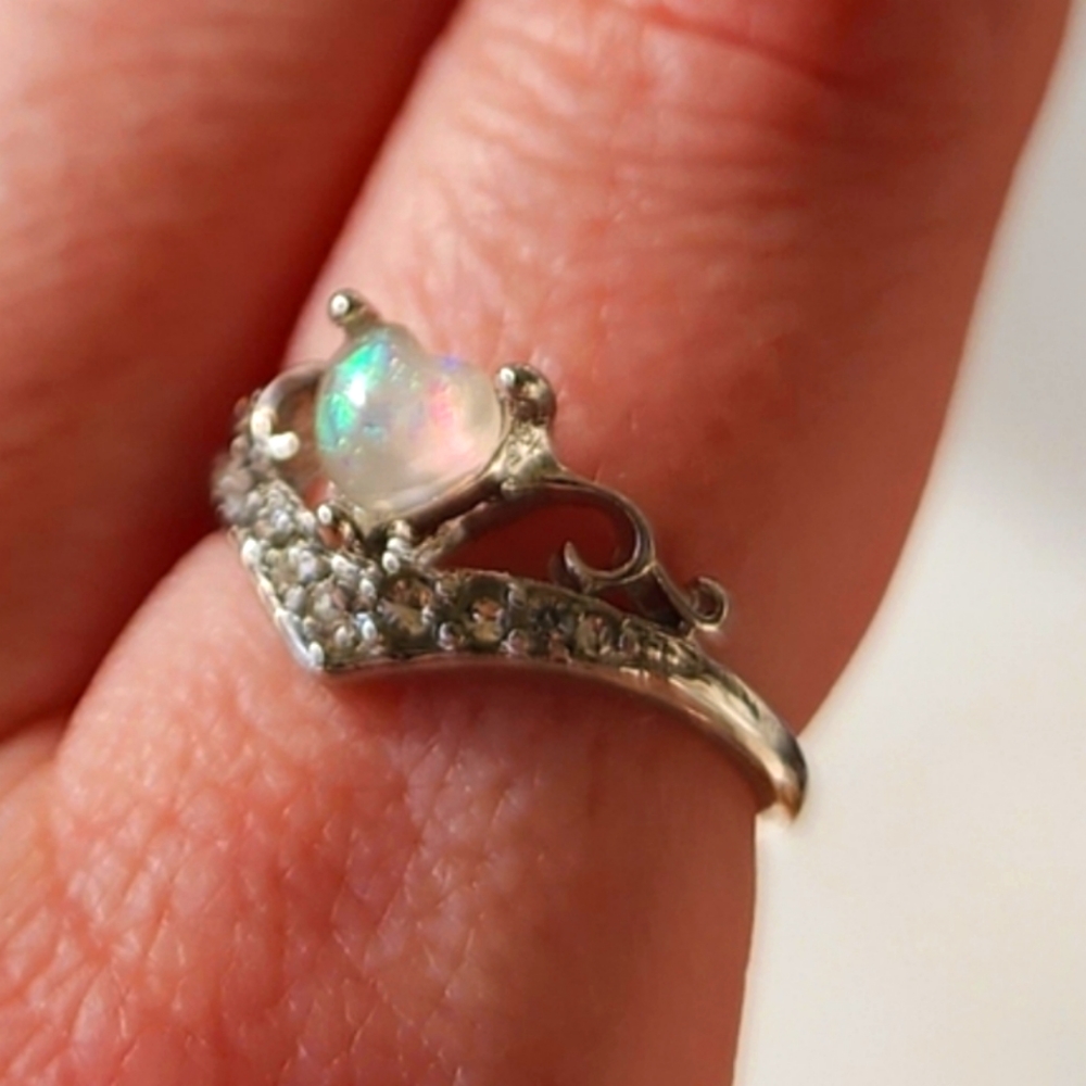 💍 Opal Heart Ring